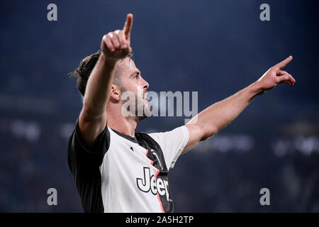 La Juventus player Miralem Pjanic durante la Juventus - Bologna partita di calcio in Allianz Stadium di Torino Foto Stock