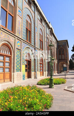 Facciata del palazzo Golestan (Palazzo di Marmo, Palazzo delle rose), royal Qajar inTehran complessa, Iran. Patrimonio mondiale dell UNESCO Foto Stock