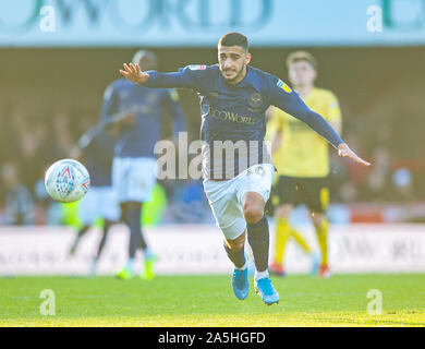 Londra, Regno Unito. Xix oct, 2019. Brentford detto Benrahma durante il cielo di scommessa match del campionato tra Brentford e Millwall al Griffin Park, Londra, Inghilterra il 19 ottobre 2019. Foto di Andrea Aleksiejczuk/prime immagini multimediali. Credito: prime immagini multimediali/Alamy Live News Foto Stock