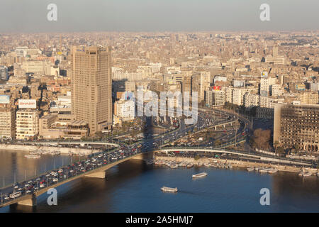 L'Egitto, al Cairo, paesaggio urbano Cairo vista dalla Torre del Cairo. Foto Stock