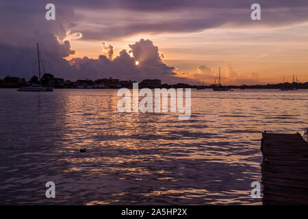 Atlantic tramonto al mare in Bocas del Toro. Panama. Foto Stock