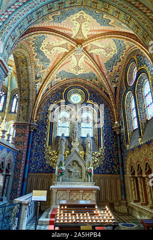 Budapest, Ungheria. Il 16 agosto, 2019. La Chiesa dell'assunzione del Castello di Buda, più comunemente conosciuta come la Chiesa di Mattia (Matyas-templom). Foto Stock