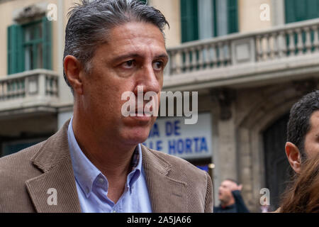 Barcellona, Spagna - 21 Ottobre 2019: Diritto politico alato Xavier Garcia Albiol sulla strada durante la visita del premier Pedro Sanchez presso la polizia nazionale Palace in Barcelona Foto Stock