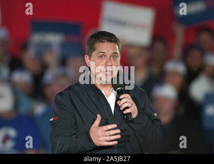 Richmond, Canada. Xxi oct, 2019. Conservatore canadese leader del Partito Andrew Scheer parla di costituenti in un rally a Richmond, British Columbia, 20 ottobre 2019 durante l ultimo giorno dell elezione federale di campagna elettorale. Il giorno delle elezioni è domani, 21 ottobre, 2019. Foto di Heinz Ruckemann/UPI Credito: UPI/Alamy Live News Foto Stock