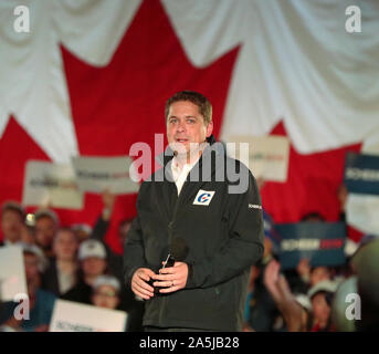 Richmond, Canada. Xxi oct, 2019. Conservatore canadese leader del Partito Andrew Scheer parla di costituenti in un rally a Richmond, British Columbia, 20 ottobre 2019 durante l ultimo giorno dell elezione federale di campagna elettorale. Il giorno delle elezioni è domani, 21 ottobre, 2019. Foto di Heinz Ruckemann/UPI Credito: UPI/Alamy Live News Foto Stock