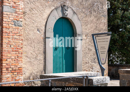 Vinci in Toscana, Italia, il luogo di nascita di Leonardo Da Vinci". Veduta della chiesa di "Santa Croce", il Battistero di "Leonardo". Foto Stock