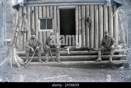 Antique circa 1900 foto con didascalia originale, "Lago Scraggly Down East - vicino a Carrol, Maine" nella contea di Penobscot. Fonte: originale Negativo fotografico Foto Stock