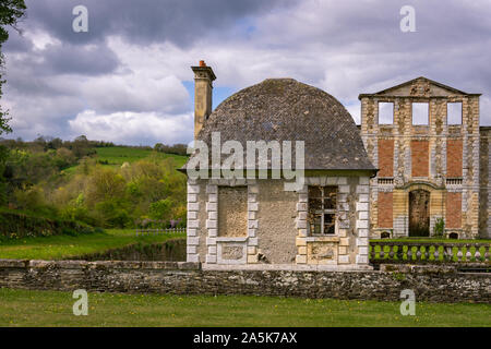 Le rovine di Castel deThury-Harcourt, Calvados, Normandia, Francia Foto Stock