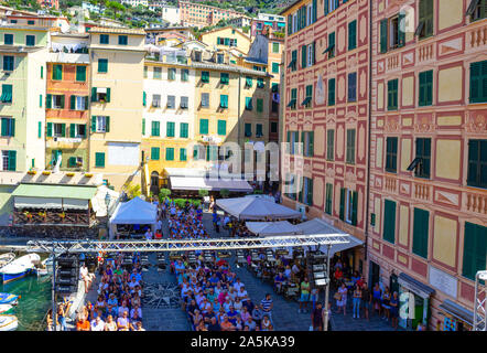 Camogli, Italia - 15 Settembre 2019: persone al Festival di comunicazione Foto Stock