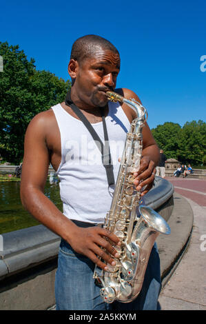 Central Park. Musicisti di strada. È possibile ascoltare musica jazz in molti angoli del parco anche se ci piace la musica è meglio andare a Linc Foto Stock