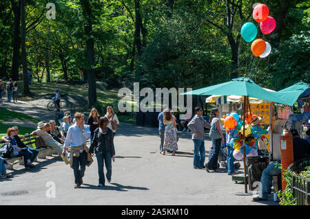 Il Mall, al Central Park di New York City, NY, STATI UNITI D'AMERICA Foto Stock