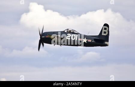 Grumman Bearcat F8F (G-RUMM) airborne al Flying Legends su airshow xiv Luglio 2019 Foto Stock