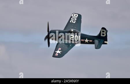 Grumman Bearcat F8F (G-RUMM) airborne al Flying Legends su airshow xiv Luglio 2019 Foto Stock