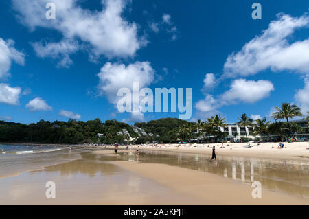 Noosa beach a Noosa Head e un popolare sistemazione città costiera sulla costa del sole nel Queensland, Australia Foto Stock