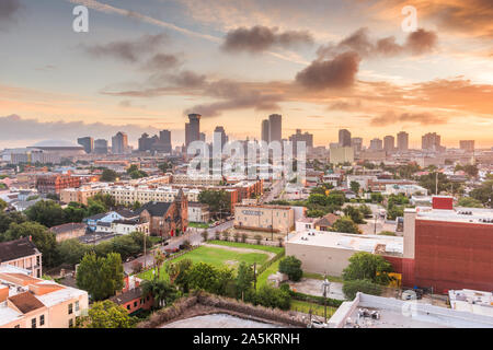 New Orleans, Louisiana downtown skyline della città al crepuscolo. Foto Stock