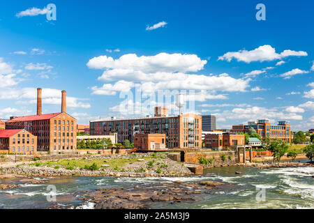 Columbus, Georgia, Stati Uniti d'America skyline del centro sul fiume. Foto Stock