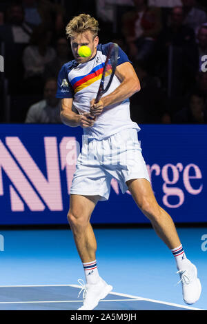 Il 21 ottobre 2019; St. Jakobshalle di Basilea, in Svizzera; ATP World Tour Tennis, Swiss in ambienti chiusi; Pietro Golowczyk (GER) colpisce un ritorno nella sua partita contro Roger Federer (SUI) - Uso editoriale Foto Stock
