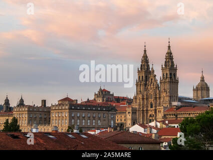 Vista della cattedrale di Santiago de Compostela dal Parco Alameda, Galizia, Spagna Foto Stock