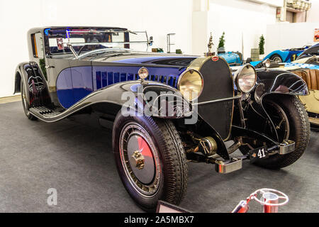 Francoforte, Germania - Settembre 2019: Nero Blu Scuro Bugatti Royale tipo 41 Coupe 1927 1933, IAA International Motor Show Auto fieristico. Foto Stock