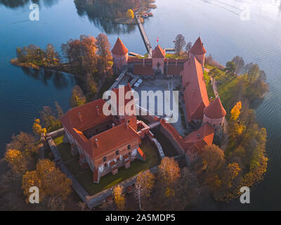 Bellissimo paesaggio drone immagine del Castello di Trakai Foto Stock