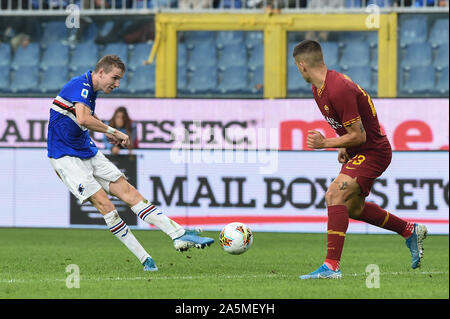 Emiliano Rigoni (Sampdoria), Gianluca Mancini (Roma) durante la Sampdoria vs come Roma, Genova, Italia, 20 ott 2019, Calcio Calcio italiano di Serie A uomini Champi Foto Stock