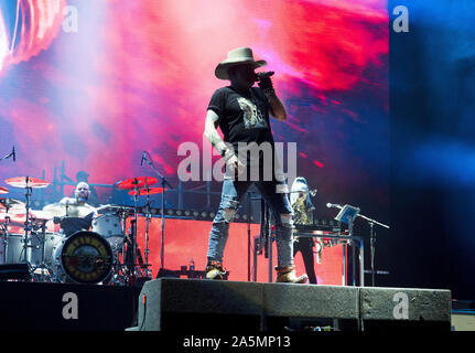 Ottobre 21, 2019, Tijuana, Baja California, Messico: Singer Axl Rose della rock band Guns N' Roses si esibisce dal vivo sul palco durante un concerto a loro la non in questa vita Tour a Estadio Caliente. (Credito Immagine: © KC Alfred/ZUMA filo) Foto Stock