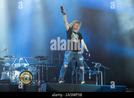 Ottobre 21, 2019, Tijuana, Baja California, Messico: Singer Axl Rose della rock band Guns N' Roses si esibisce dal vivo sul palco durante un concerto a loro la non in questa vita Tour a Estadio Caliente. (Credito Immagine: © KC Alfred/ZUMA filo) Foto Stock