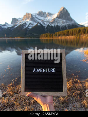 Preventivo avventura alba sulle montagne in Canmore near Banff National Park Foto Stock