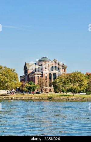 Washington, D.C. - 15 Ottobre 2019: l'Università nazionale di guerra sulla Fort McNair sorge alla confluenza del canale di Washington e il fiume Anacostia. Foto Stock