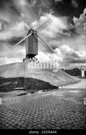 San Giovanni casa del mulino in città orientale bastioni, Bruges, Fiandre, in Belgio Foto Stock