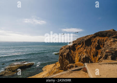 Bayside sentiero lungo la riva. San Diego Penisola Point Loma. Scogliere e Oceano, California Foto Stock