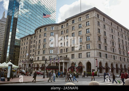 Boston, Massachusetts - Ottobre 3rd, 2019: Esterno del Fairmont Copley Plaza a Copley Square in Back Bay quartiere di Boston. Foto Stock