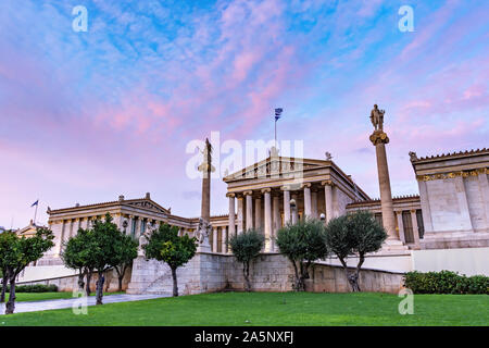 Il neoclassico edificio dell'Accademia di Atene in Grecia Foto Stock