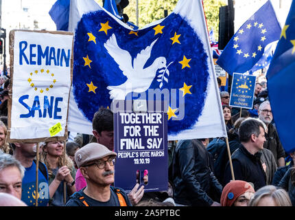 I popoli votazione marzo. In prossimità di un milione di persone che protestano per un nuovo referendum e ultima parola su Brexit 19 ottobre 2019 Londra Foto Stock