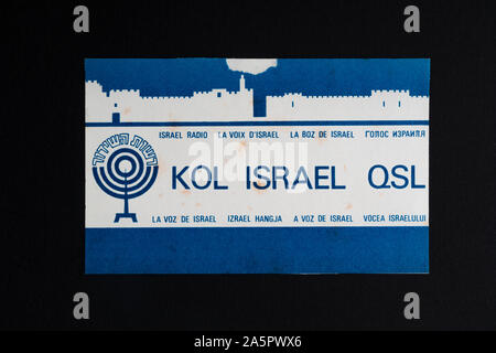 Una verifica QSL card di Kol Israel radio Foto stock - Alamy