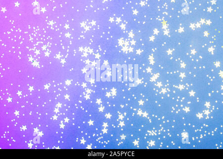 Neon alla moda di viola e di sfondo blu con argento stelle. Il concetto di celebrazioni, il giorno di San Valentino, Natale, Capodanno, Vacanze, compleanno, ecc. Foto Stock