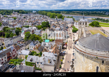 Francia, Indre et Loire, la Valle della Loira sono classificati come patrimonio mondiale dall' UNESCO, Amboise, Amboise castello reale, vista sulla città (vista aerea) // Francia, Indr Foto Stock