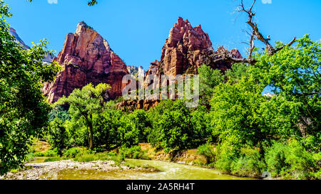 Picco di Isacco e di Giacobbe picco, due delle tre cime nella corte dei patriarchi in Zion National Park nello Utah, dagli Stati Uniti Foto Stock