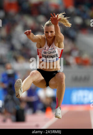 Dell'Austria Verena Preiner compete nel salto in lungo durante la donna eptathlon Foto Stock