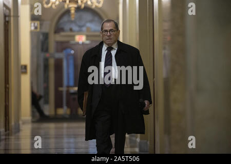 Washington, Distretto di Columbia, Stati Uniti d'America. 22 ottobre, 2019. Rappresentante degli Stati Uniti Jerrold Nadler (Democratico di New York) arriva al Campidoglio di Washington, DC, Stati Uniti il 22 ottobre 2019. Credito: Stefani Reynolds/CNP/ZUMA filo/Alamy Live News Foto Stock