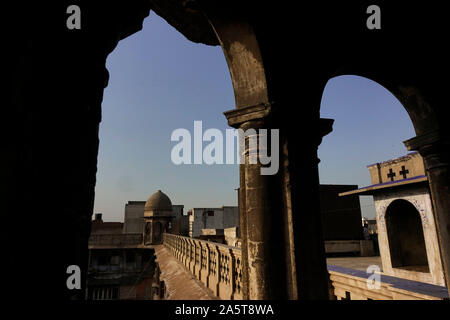 KHARI BAOLI DELHI - ASIA - LA PIÙ GRANDE COMMERCIO ALL'INGROSSO SPICE MARKET si trova nella vecchia Delhi area. Foto Stock