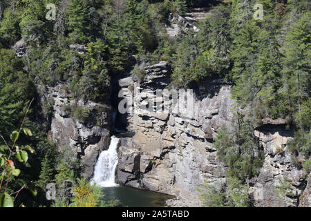 Linville rientra tra le Blue Ridge Mountains North Carolina, Stati Uniti Foto Stock