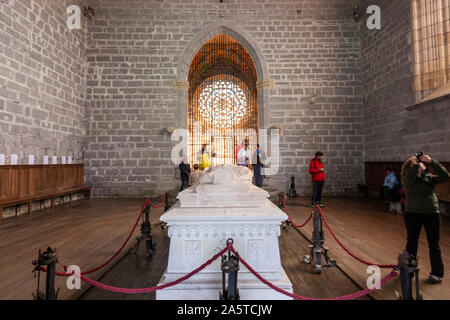 Sepolcro di Sancho VII el Fuerte, il forte Real Colegiata de Santa María de Roncesvalles, Roncisvalle, Navarra, Spagna Foto Stock