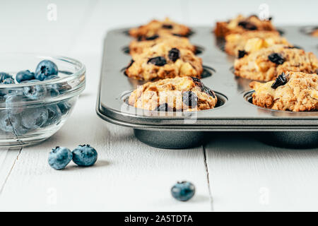 Mirtillo e Apple fruttato tortine muffin Foto Stock