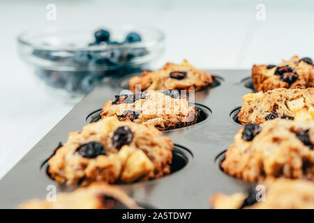 Mirtillo e Apple fruttato tortine muffin Foto Stock