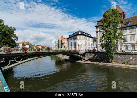 Strasburgo, Bas-Rhin / Francia - 10 agosto 2019: il centro storico e la Petite France quartiere di Strasburgo Foto Stock