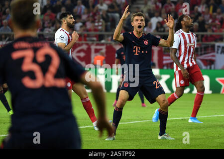 22 ottobre 2019, Grecia, Piräus: Calcio: Champions League, Olympiakos Piräus - Bayern Monaco, fase di gruppo, gruppo B, Giornata 3 a Georgios-Karaiskakis Stadium. Thomas Müller di Monaco di Baviera è infastidito. Foto: Sven Hoppe/dpa Foto Stock