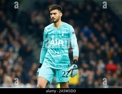 Londra, Inited unito. 22 ottobre, 2019. Londra, Regno Unito il 22 ottobre. Tottenham Hotspur di Paulo Gazzaniga durante UAFA Champion League Gruppo B tra Tottenham Hotspur e Stella Rossa Belgrado a Tottenham Hotspur Stadium, Londra, Regno Unito il 22 ottobre 2019 Credit: Azione Foto Sport/Alamy Live News Foto Stock