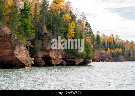 Apostolo Isole terraferma grotte marine lungo la penisola Bayfield lungo il Lago Superiore nel Wisconsin Foto Stock