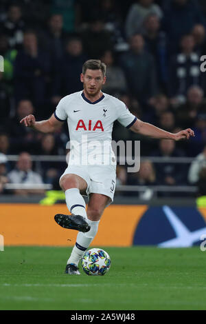 Londra, Regno Unito. 22 ottobre, 2019. Tottenham's Jan Vertonghen durante la UEFA Champions League match tra Tottenham Hotspur e Stella Rossa Belgrado, a Tottenham Hotspur Stadium, Londra Inghilterra. Credito: ESPA/Alamy Live News Foto Stock